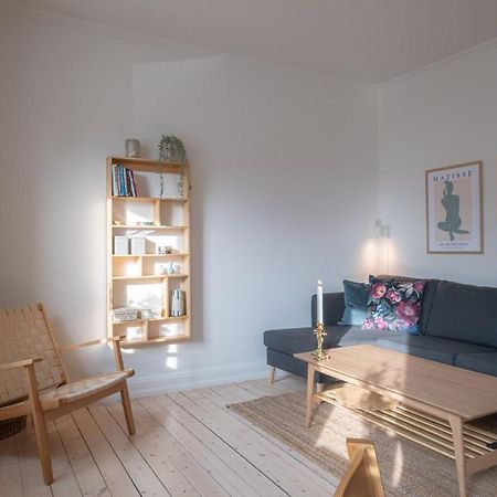 Newly Renovated 1-Bed Apartment In Aalborg Ngoại thất bức ảnh