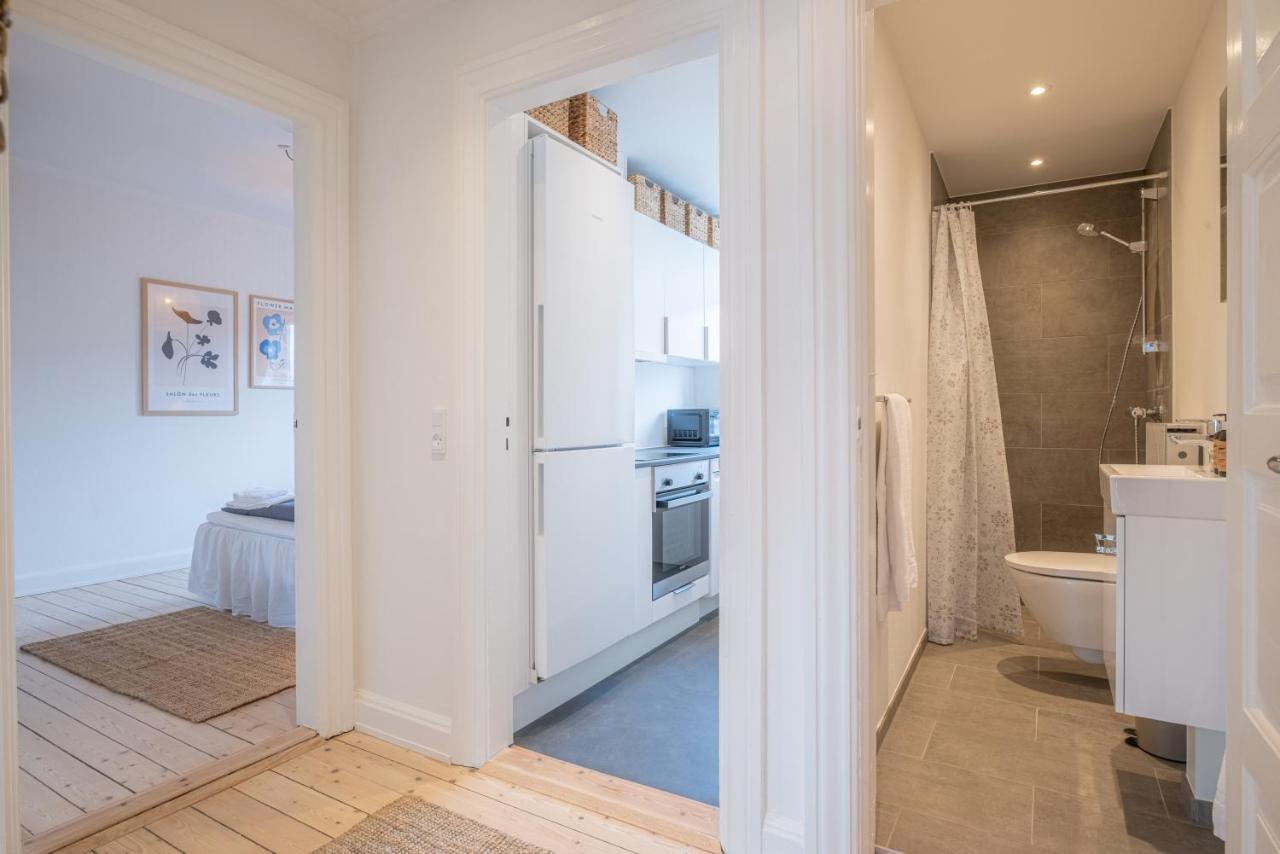 Newly Renovated 1-Bed Apartment In Aalborg Ngoại thất bức ảnh
