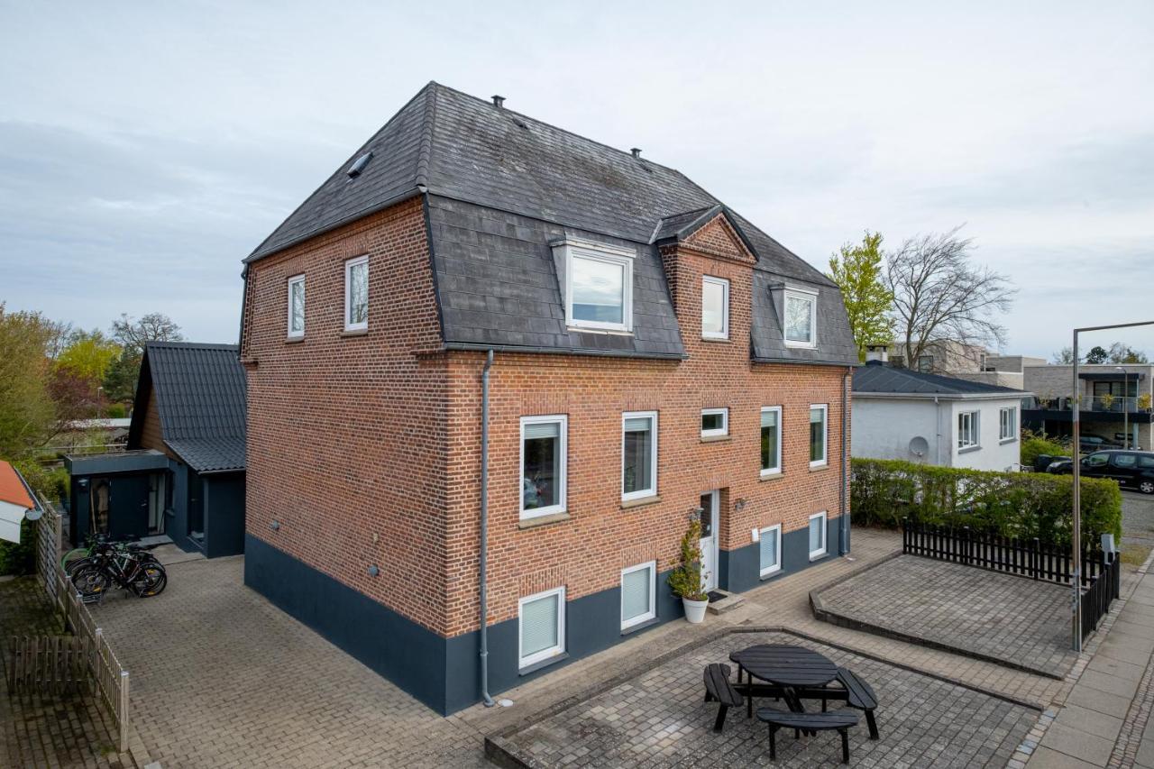 Newly Renovated 1-Bed Apartment In Aalborg Ngoại thất bức ảnh